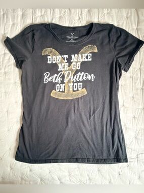 Black Yellowstone Beth Dutton Graphic Short Sleeve Tee